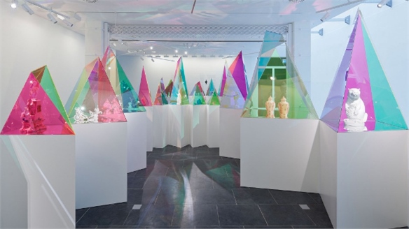 SO-IL Displays Meissen Porcelain in Coloured Prisms