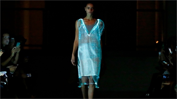 LFW: Richard Nicoll Debuts LED Dress	