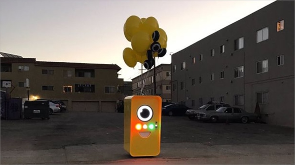 Snapchat’s Stealthy Vending Machine Sells Social Media Specs