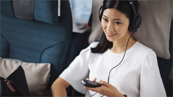 Cathay Pacific Partners with Net-A-Porter 