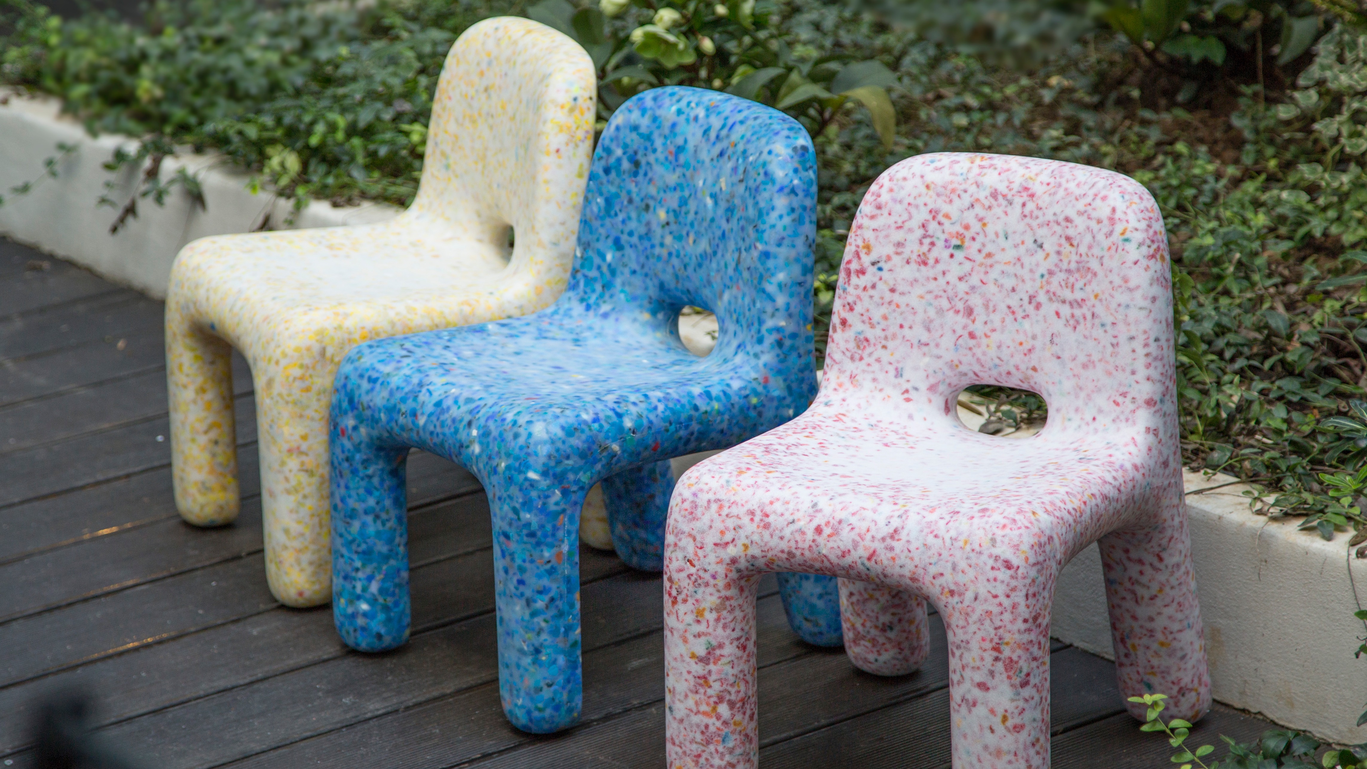 Recycled Plastic Toys Transformed into Kidsâ Furniture | Stylus
