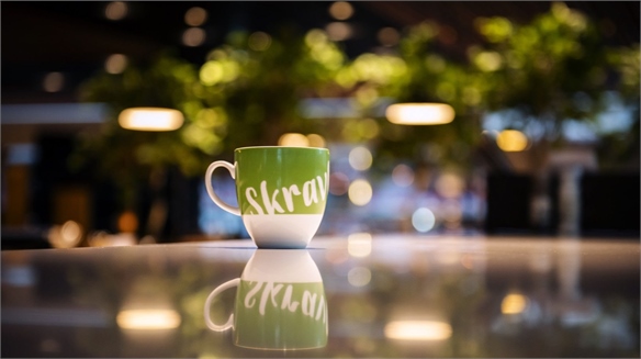 Mug Combats Coffee-Shop Loneliness